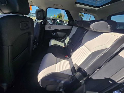 Used 2025 Land Rover Discovery S AWD/4WD image 19