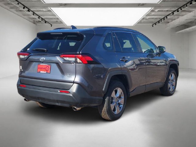 Used 2025 Toyota RAV4 XLE AWD/4WD image 6