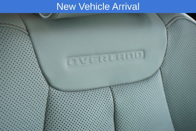 Used 2022 Jeep Grand Cherokee Overland w/ Luxury Tech Group IV AWD/4WD image 26