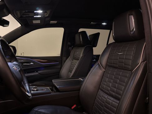 Used 2024 Cadillac Escalade Sport Platinum w/ Heavy-Duty Trailer Package AWD/4WD image 5