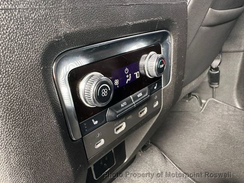 Used 2023 GMC Yukon XL SLT w/ SLT Premium Package RWD image 23