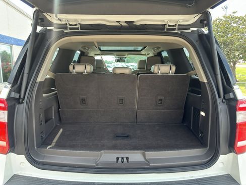 Used 2021 Ford Expedition XLT AWD/4WD image 18