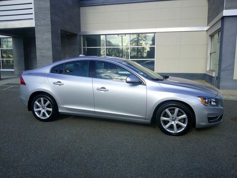 Used 2016 Volvo S60 T5 Premier w/ Convenience Package image 22