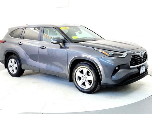 Certified 2024 Toyota Highlander LE image 7