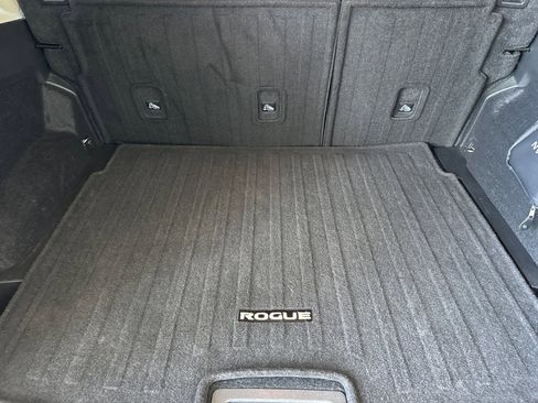 Used 2025 Nissan Rogue SV AWD/4WD image 32