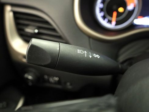 Used 2018 Jeep Cherokee Limited w/ Technology Group image 30