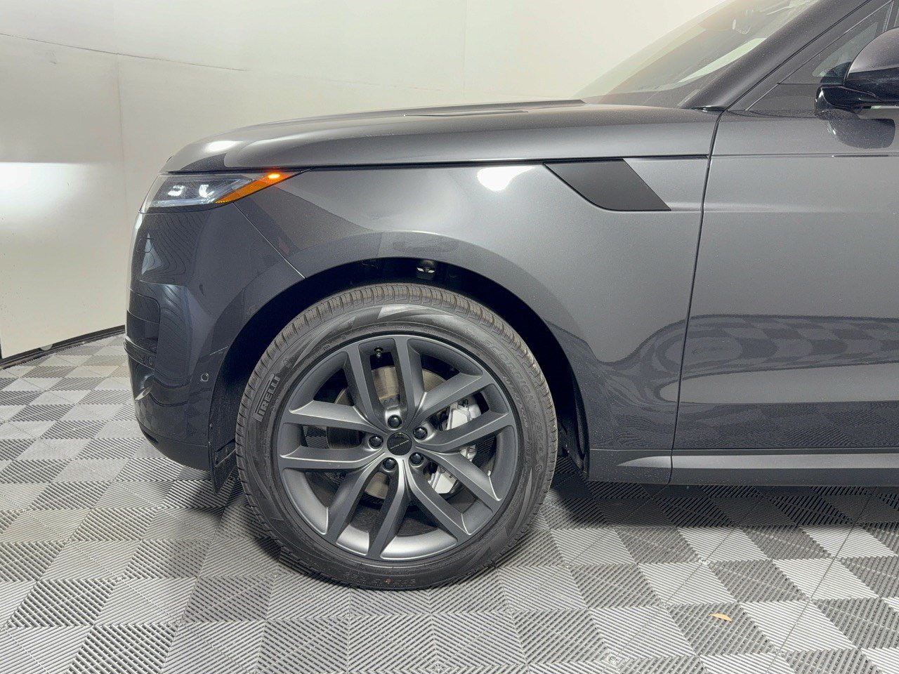 New 2027 Land Rover Range Rover Sport SE AWD/4WD image 13