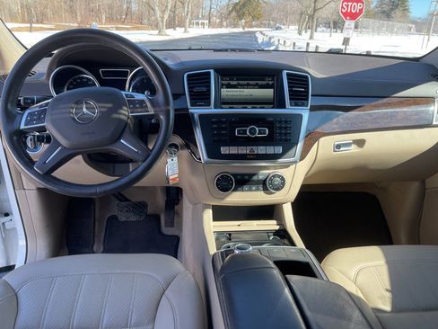 Used 2015 Mercedes-Benz GL 450 4MATIC image 7