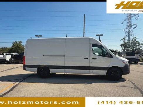 Used 2025 Mercedes-Benz Sprinter 2500 image 9
