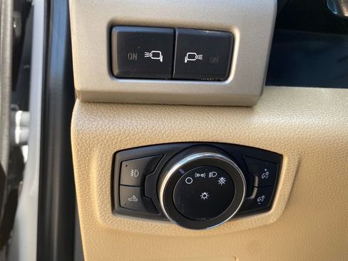 Used 2021 Ford F250 Lariat w/ Chrome Package image 27