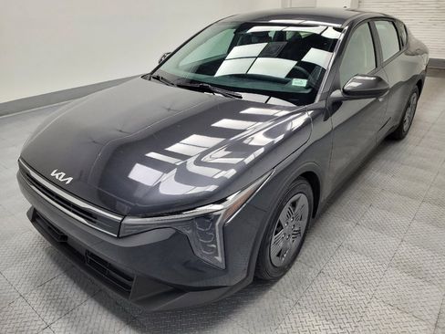Used 2025 Kia K4 FWD image 2
