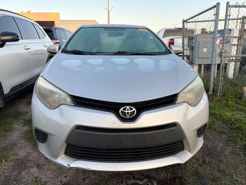 Used 2014 Toyota Corolla LE FWD image 2
