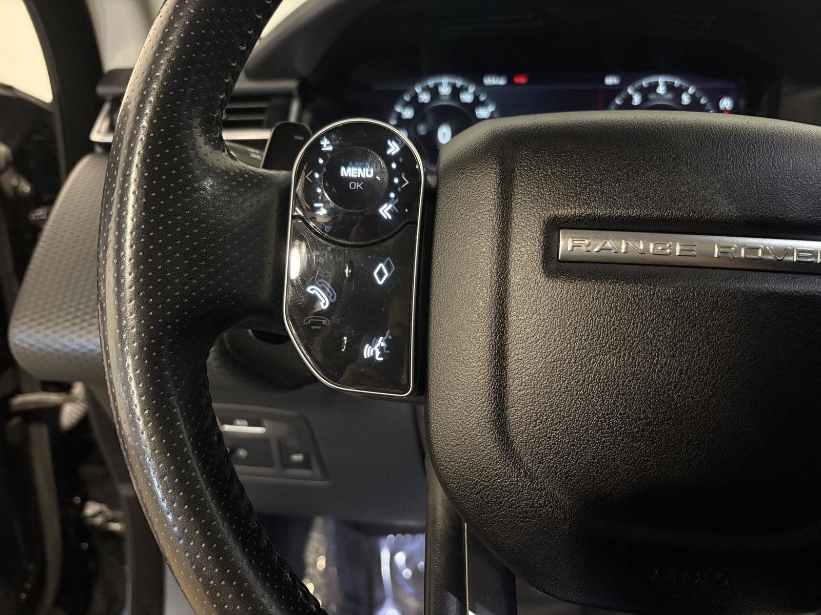 Used 2018 Land Rover Range Rover Velar S AWD/4WD image 19