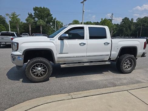 Used 2018 GMC Sierra 1500 SLT w/ SLT Premium Package AWD/4WD image 4