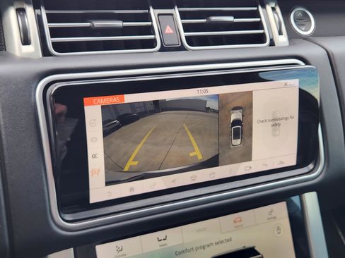 Used 2020 Land Rover Range Rover HSE image 17