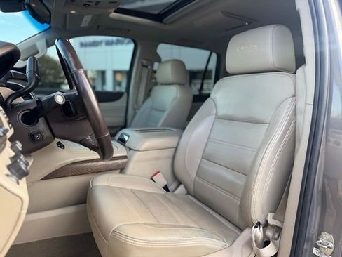 Used 2019 GMC Yukon Denali w/ Denali Ultimate Package image 9