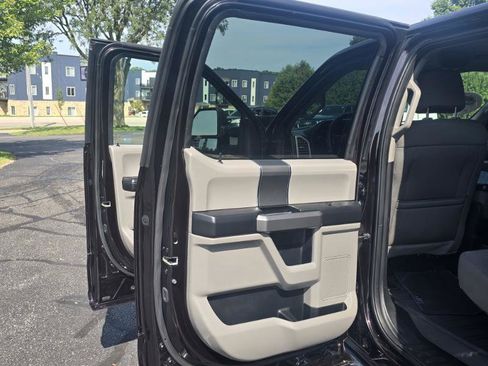 Used 2018 Ford F150 XLT w/ Equipment Group 302A Luxury AWD/4WD image 23