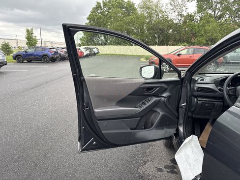 Used 2025 Subaru Crosstrek 2.0i image 14