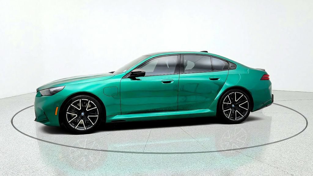 Used 2026 BMW M5 w/ Carbon Package AWD/4WD image 8