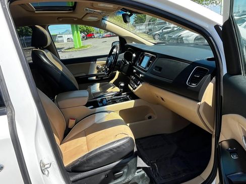 Used 2018 Kia Sedona SX Limited w/ SX Limited Prestige Package FWD image 20