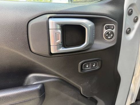 Used 2024 Jeep Wrangler Unlimited Rubicon w/ Safety Group AWD/4WD image 10