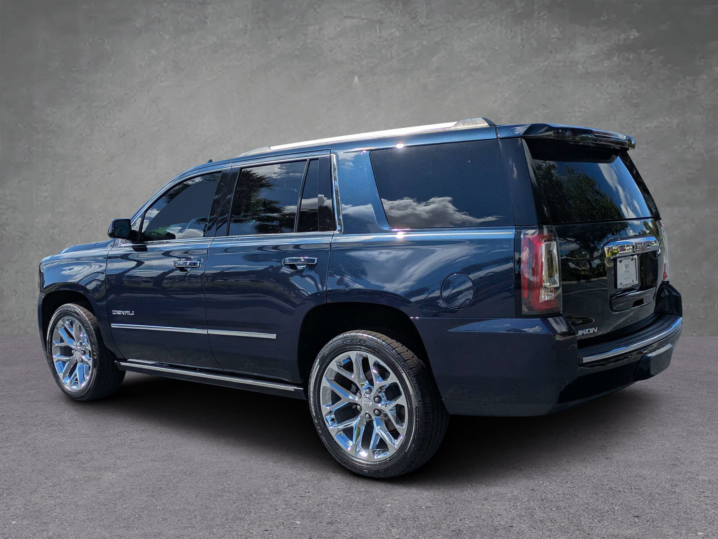 Used 2020 GMC Yukon Denali w/ Denali Ultimate Package RWD image 2