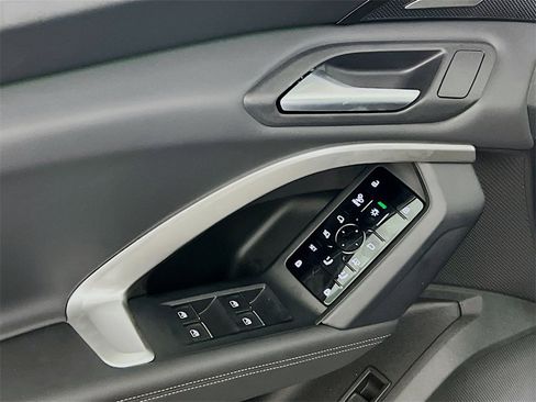 New 2025 Audi Q5 Premium Plus image 18