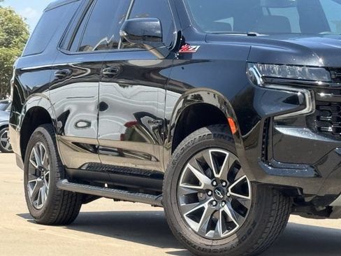 Used 2024 Chevrolet Tahoe Z71 w/ Luxury Package AWD/4WD image 3