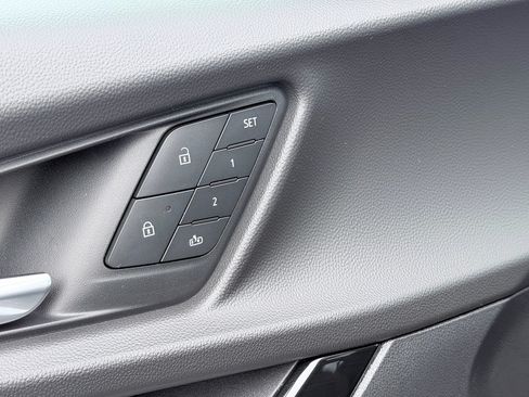 New 2026 Chevrolet Equinox RS w/ Convenience Package III FWD image 36