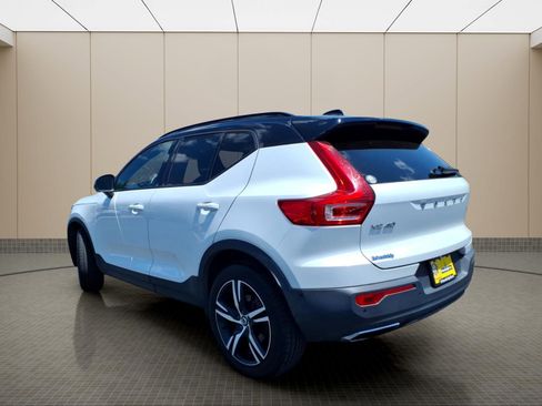 Used 2019 Volvo XC40 T5 R-Design AWD/4WD image 10