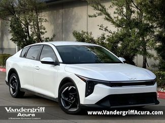 Used 2025 Kia K4 EX video 1