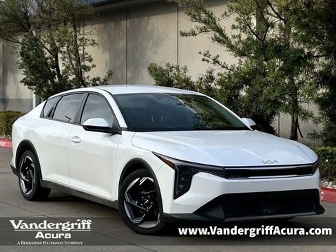 Used 2025 Kia K4 EX image 1