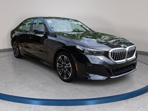New 2026 BMW 530i w/ Executive Package RWD image 3