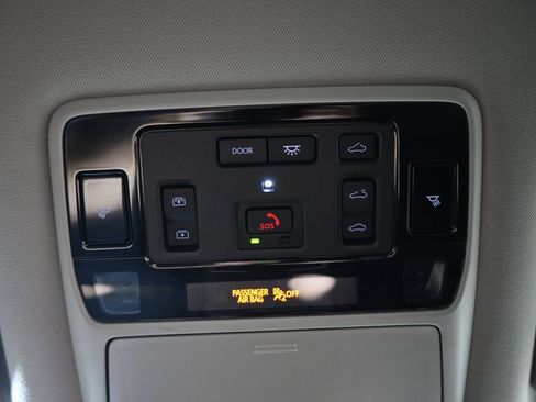 Used 2024 Toyota Grand Highlander AWD image 34