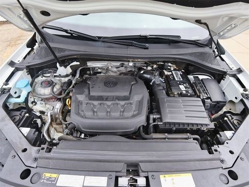 Certified 2022 Volkswagen Tiguan SE image 28