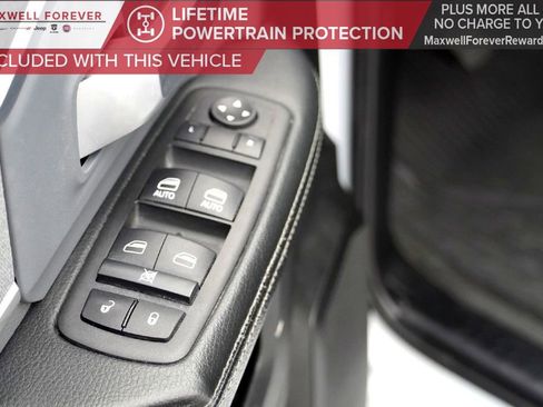 Used 2022 RAM 2500 Big Horn w/ Cold Weather Group image 25