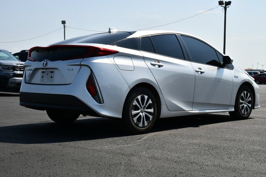 Used 2021 Toyota Prius Prime XLE FWD image 7