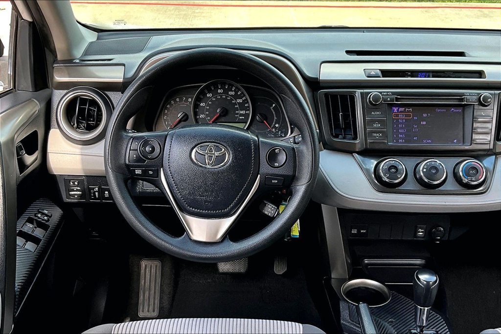 Used 2013 Toyota RAV4 LE FWD image 7