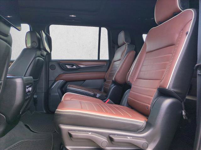 Used 2023 GMC Yukon XL Denali Ultimate AWD/4WD image 19