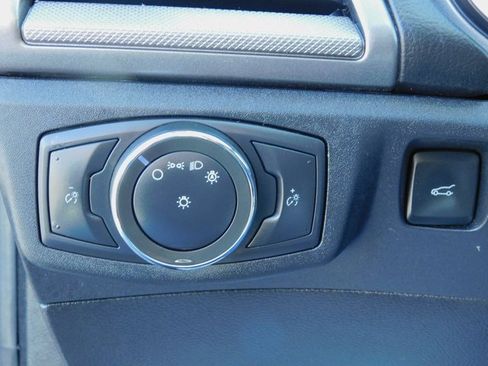 Used 2020 Ford Fusion SE image 30