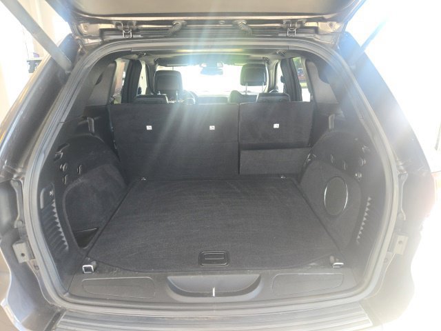 Used 2015 Jeep Grand Cherokee Altitude RWD image 9