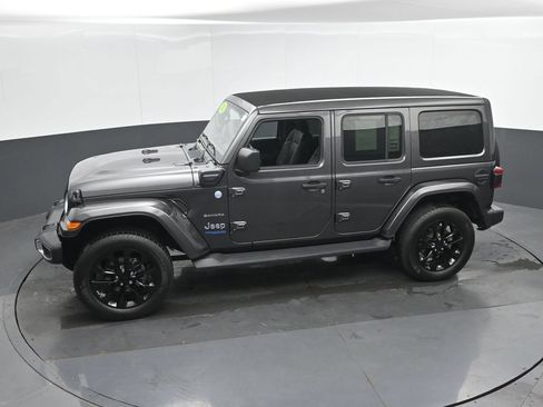 Used 2021 Jeep Wrangler Unlimited Sahara w/ Cold Weather Group AWD/4WD image 38