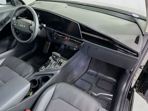 Used 2024 Kia Niro EX Touring image 33