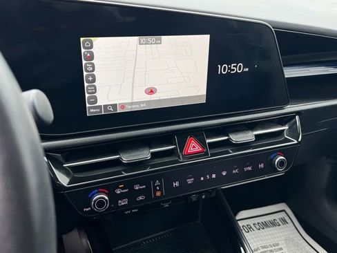 Certified 2023 Kia Niro EX Touring image 22