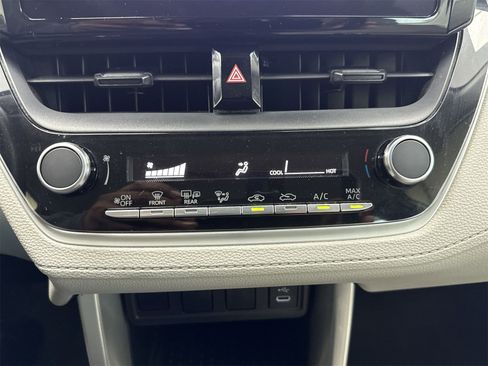 Used 2023 Toyota Corolla Cross L image 27