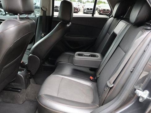 Used 2018 Chevrolet Trax LT w/ LT Convenience Package FWD image 15