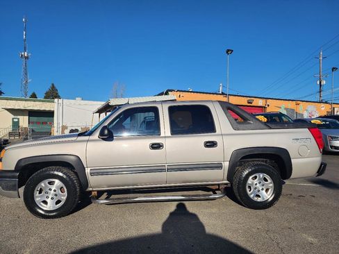 Used 2004 Chevrolet Avalanche Z71 w/ Sun And Sound Package image 9