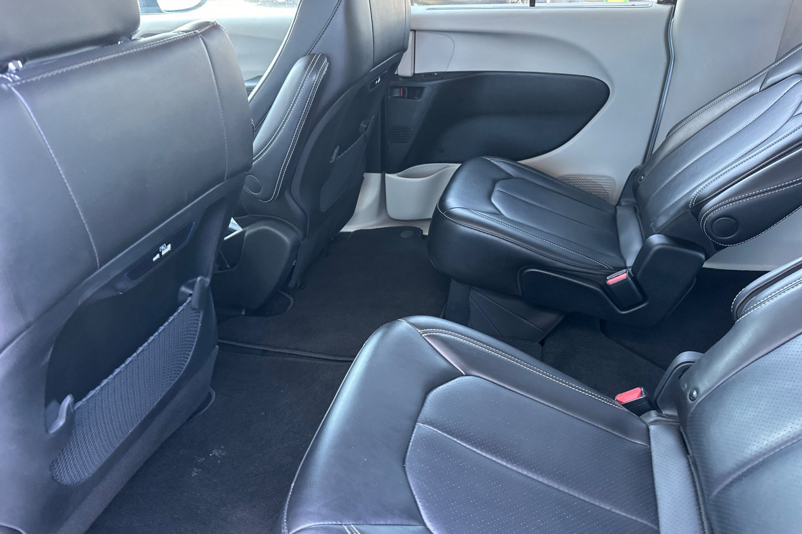 Certified 2023 Chrysler Pacifica Touring-L FWD image 14