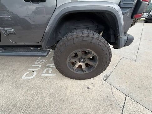 Used 2019 Jeep Wrangler Unlimited Rubicon AWD/4WD image 11