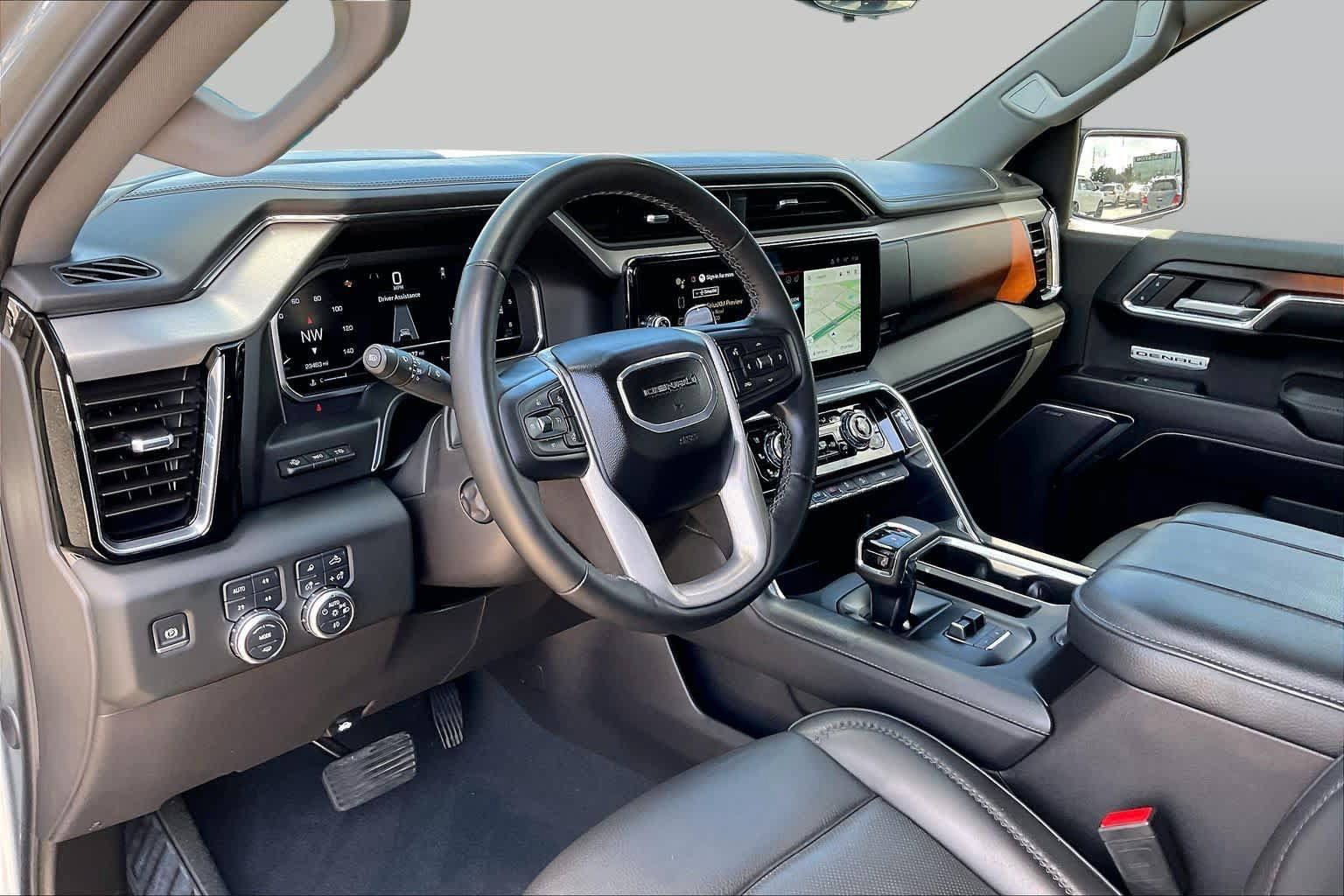 Used 2024 GMC Sierra 1500 Denali w/ Denali Reserve Package AWD/4WD image 18
